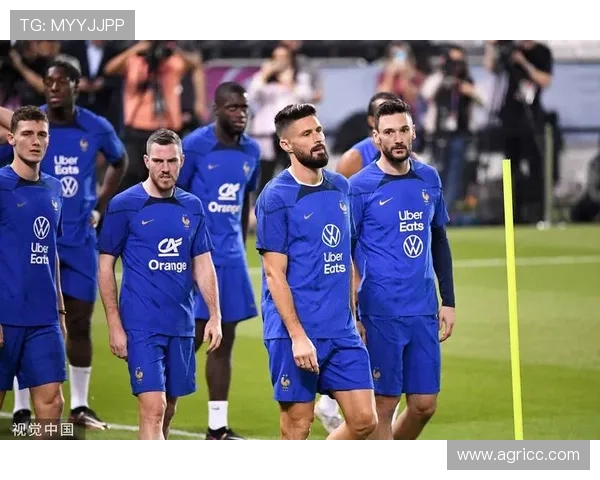 世界杯决赛前瞻：梅西与姆巴佩谁能引领足球新时代争锋