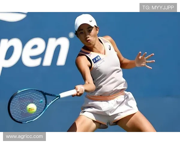 中国网球选手在温网赛场创造历史 首次晋级八强引发全网热议