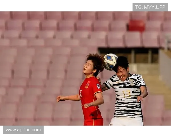 中国足球队迎战强敌，备战亚洲杯决赛阶段全力冲击冠军荣耀