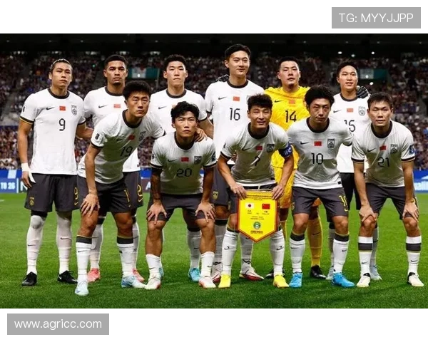 世界杯赛场激战正酣 亚洲球队表现亮眼 多队进军淘汰赛引发热议