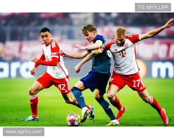 国际足球赛季全面开启 各大俱乐部新阵容亮相 争夺冠军激战正酣