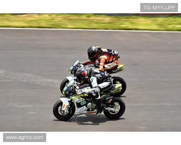 摩托GP赛季最新动态:各大车队争夺激烈 新星崛起挑战老将统治 摩托GP赛季最新动态:各大车队争夺激烈 新星崛起挑战老将统治