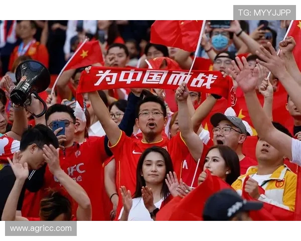 中国男足世预赛关键战告捷新帅战术初显成效球迷期待复苏未来前景 中国男足世预赛关键战告捷新帅战术初显成效球迷期待复苏未来前景