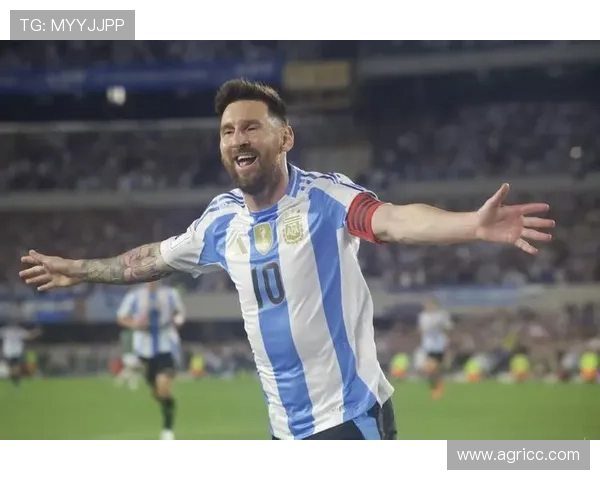 梅西加盟美国国际队首场亮相引爆全场 热烈掌声见证足坛传奇新篇章